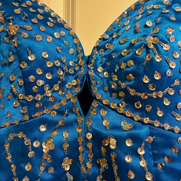 Beautiful blue mermaid prom dress - Picture 3 of 6